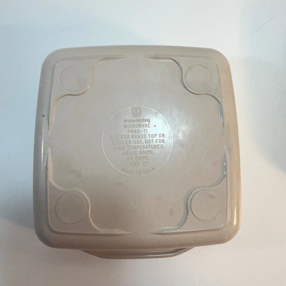 Anchor Hocking Microwave Casserole Dish Beige Divided Lid PM481-T1 Made In USA